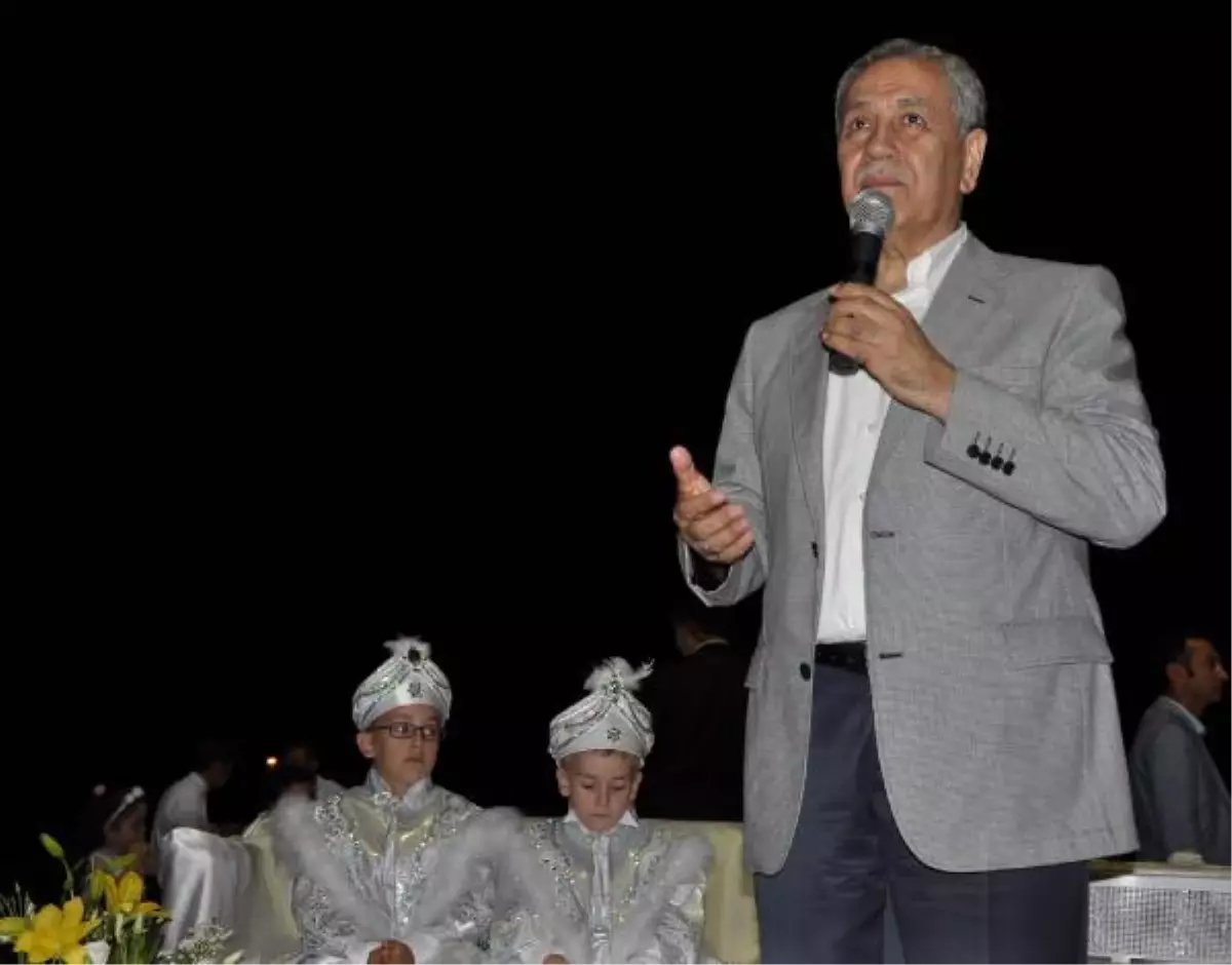 Arınç: "Mehter Varsa Önce Mehterle Başlanır"