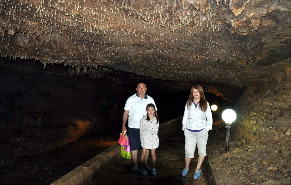 Artan Sıcaklar Mağara Turizmine İlgiyi Artırıyor