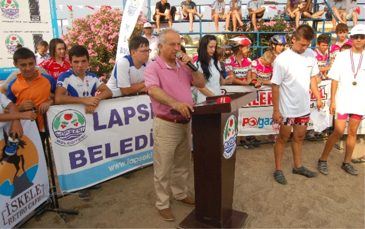 Çanakkale\'de Plaj Voleybol Turnuvası Başladı