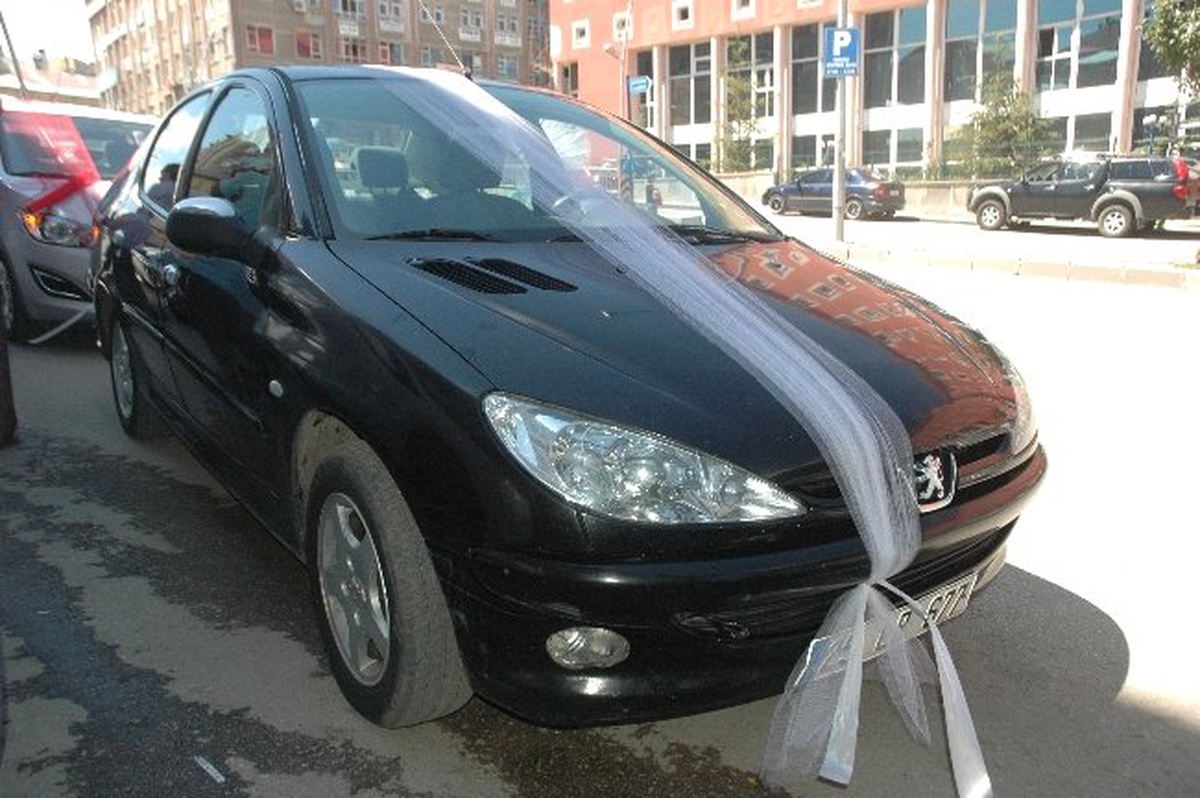 Düğünler Çoğaldı, Gelin Arabası Süsleyen Esnaf Bayram Etti