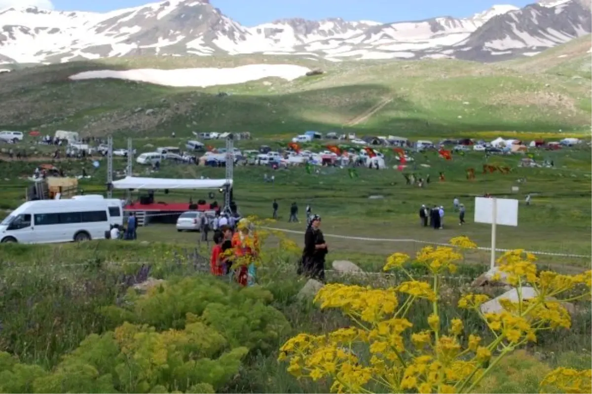 Hakkari\'de 1. Berçelan Kültür ve Sanat Festivali Coşkusu