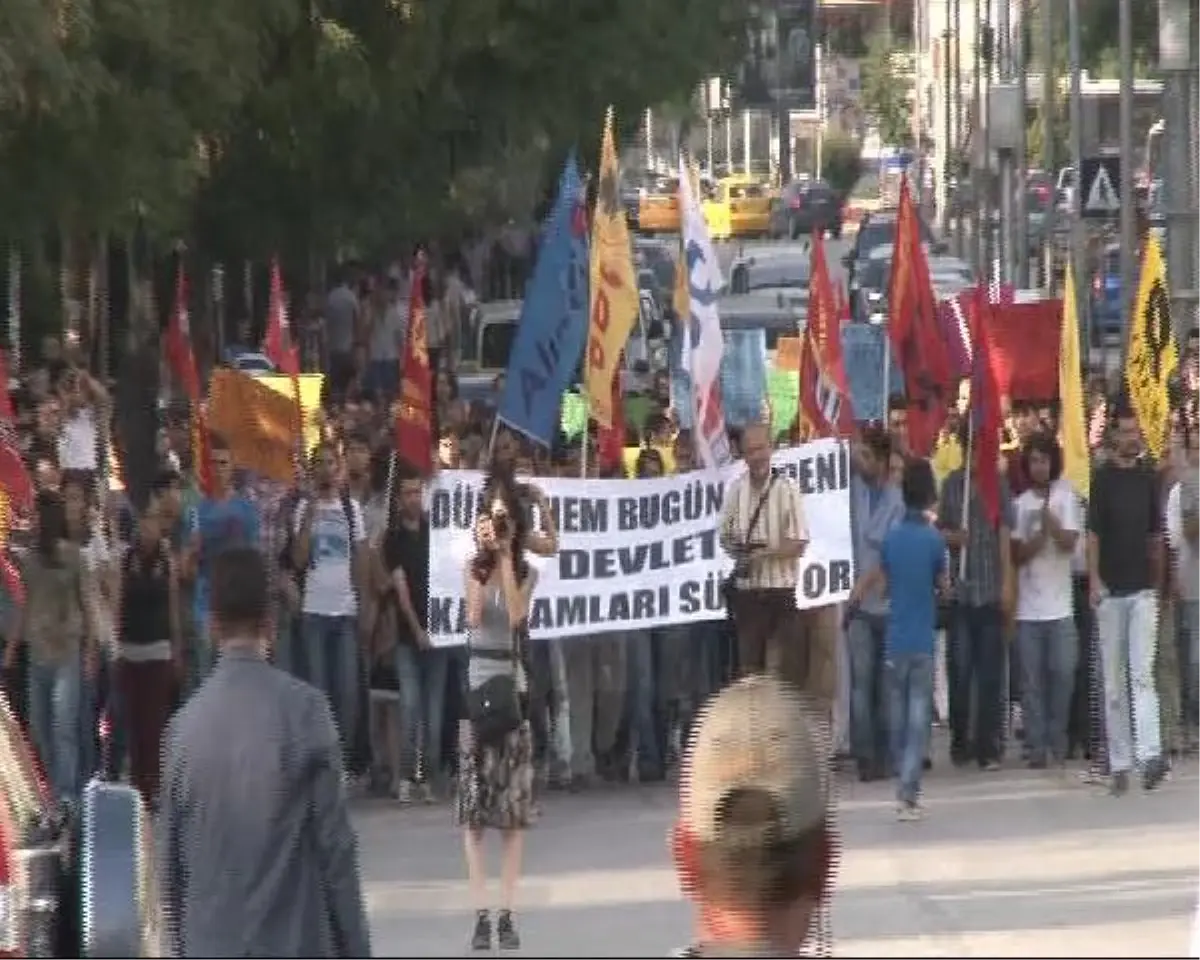 Protestocu Gruba Polis Müdahale etti