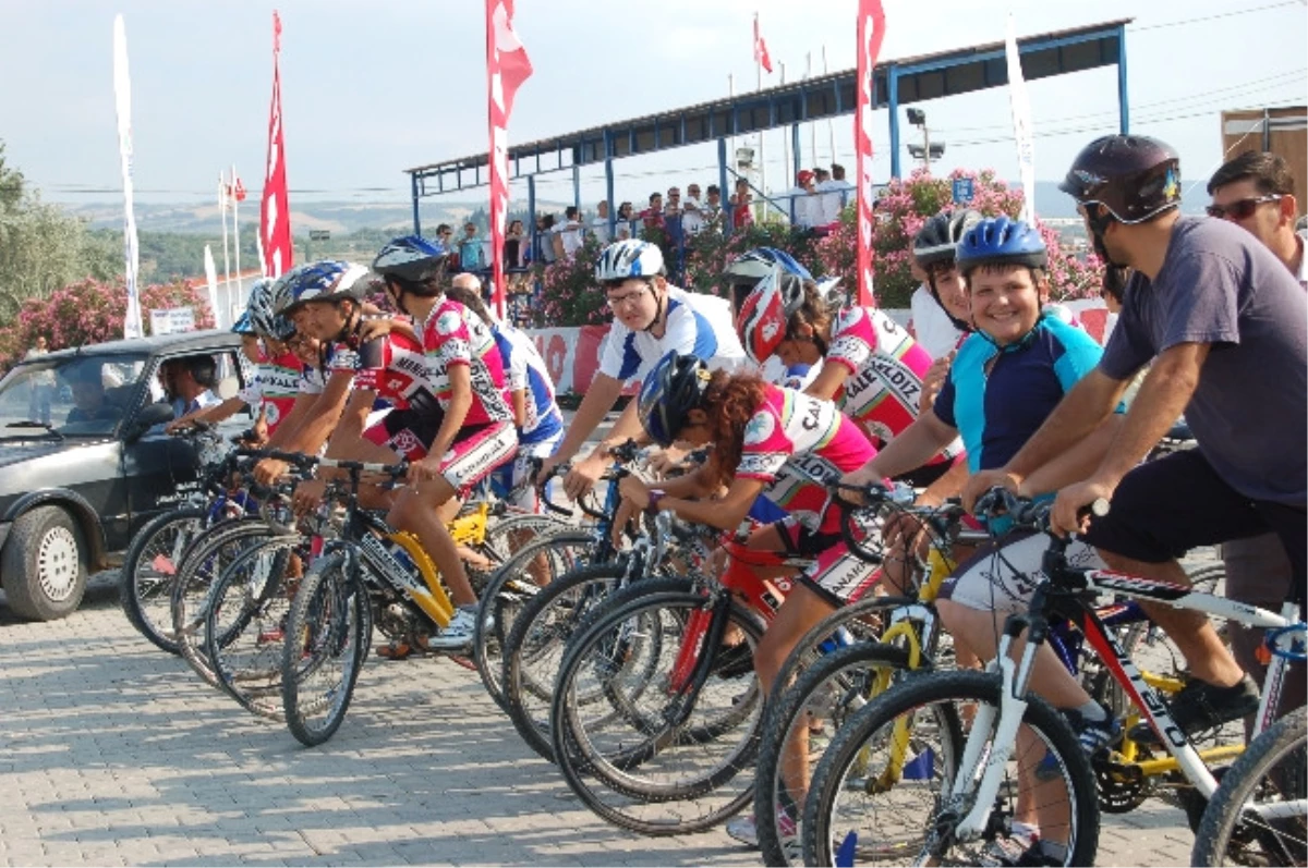 Lapseki\'de Bisiklet Yarışları
