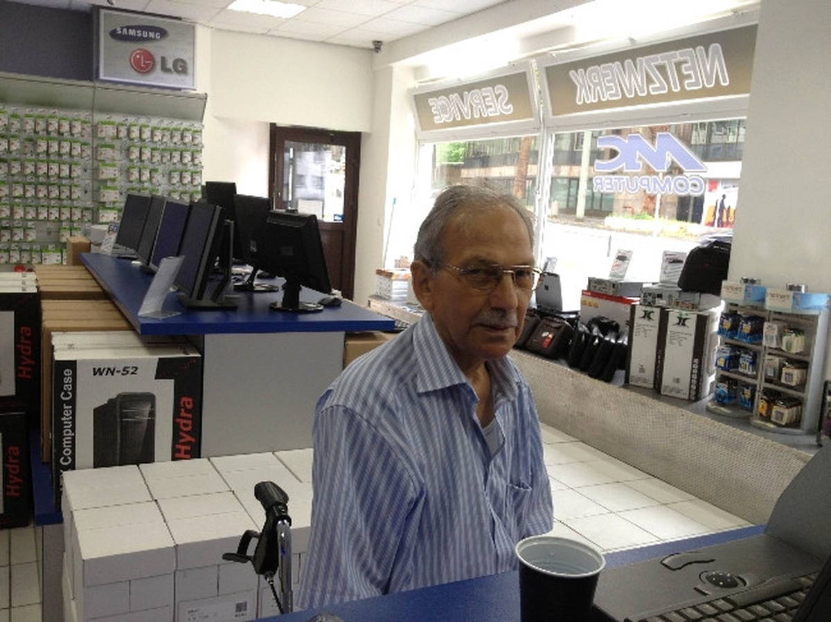 Ömür Boyu İşçi Olarak Çalıştı, Bütün Servetini Bağışladı