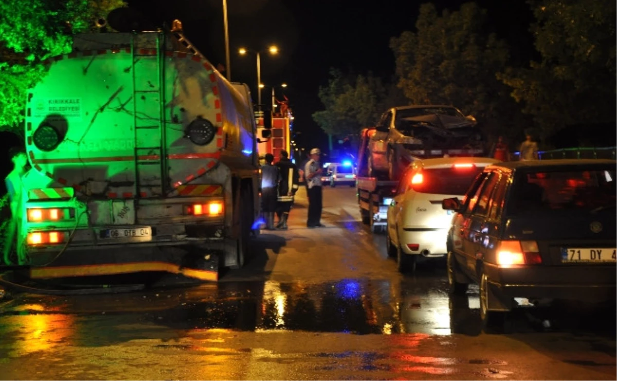 Otomobil Çim Sulama Tankerine Çarptı: 1 Yaralı