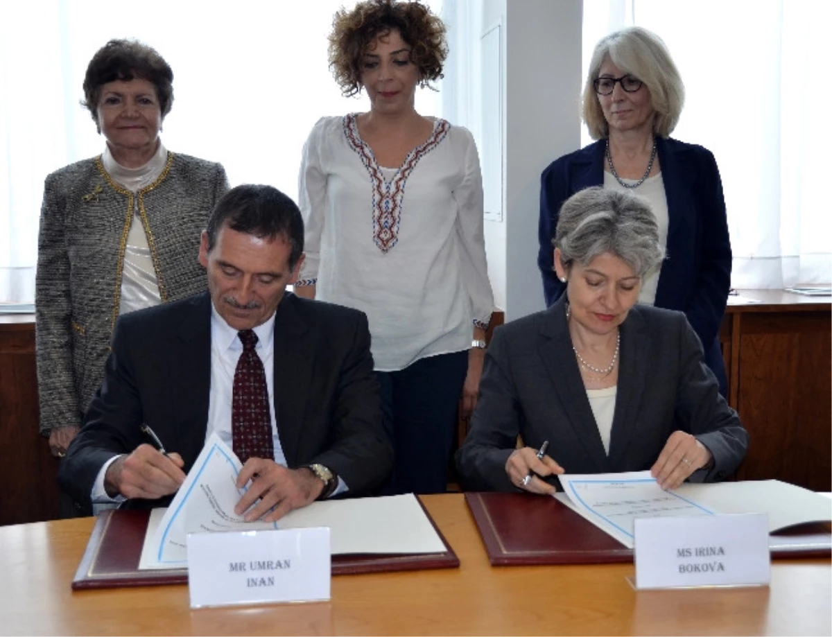 Paris\'te Unesco ile Koç Üniversitesi Arasında İş Birliği Anlaşması