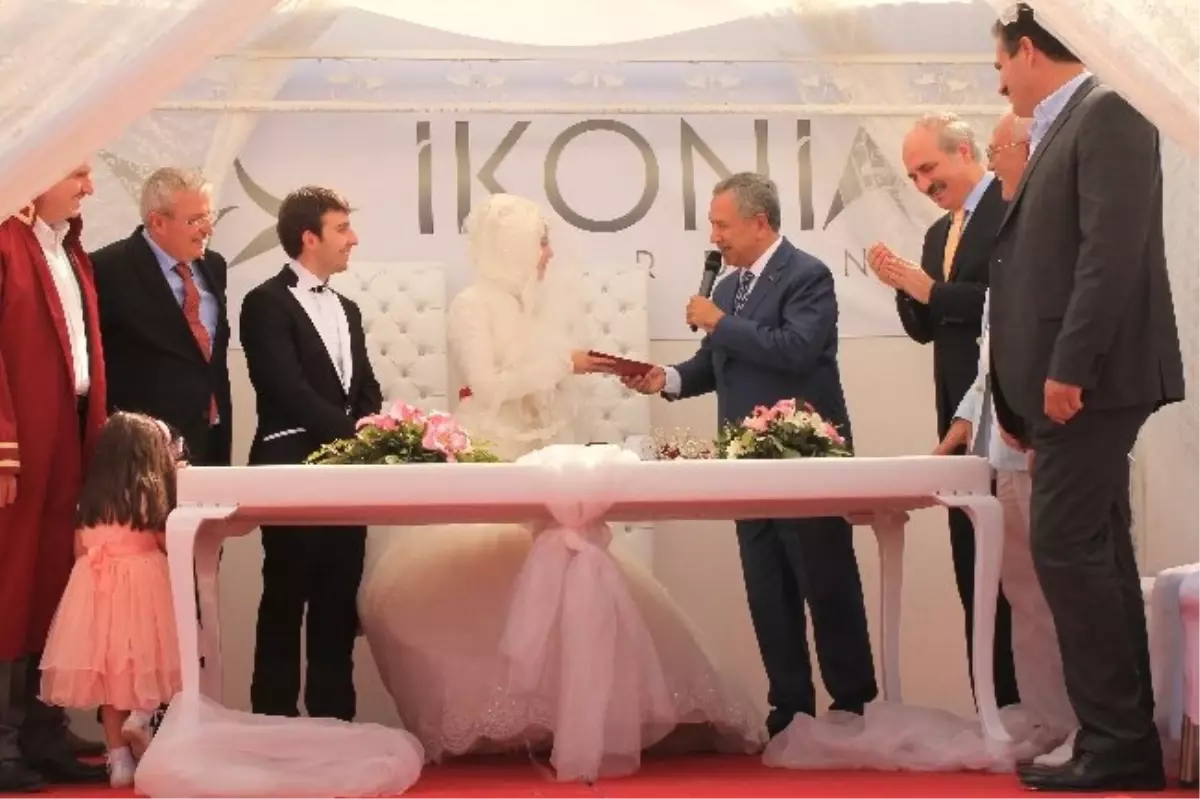 Arınç ve Kurtulmuş Konya\'da Nikah Şahitliği Yaptı