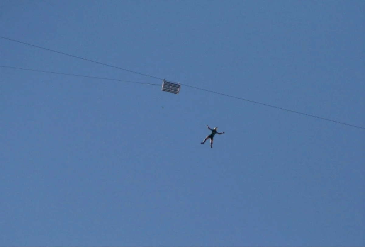 Erzincan\'da Base Jump Çılgınlığı