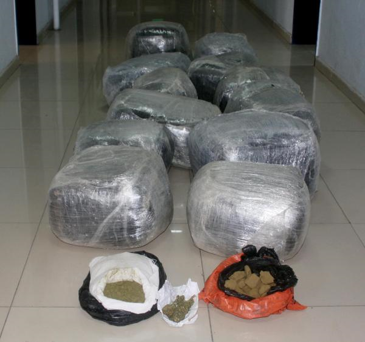 116 Kilo Esrar 2 Bin 625 Hap Ele Geçirildi