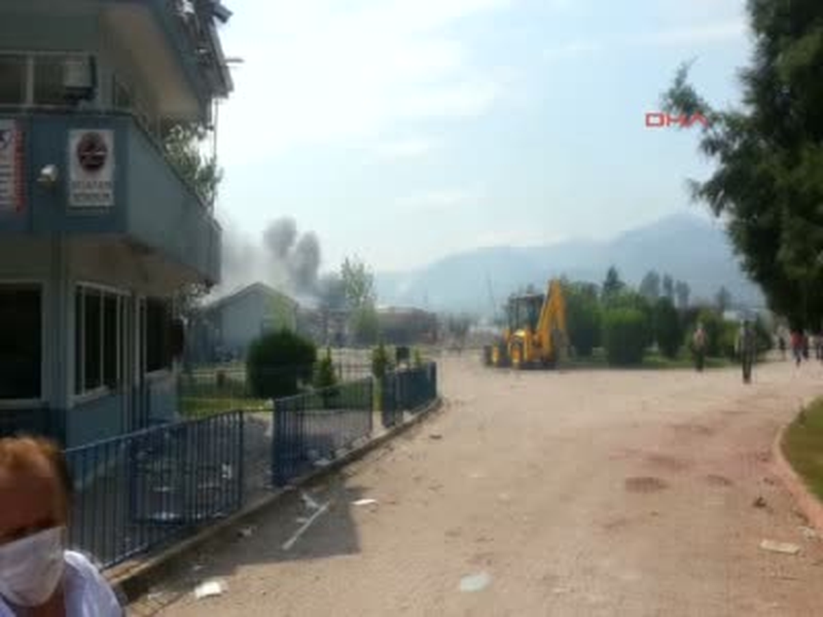 Geyve\'de Havai Fişek Fabrikasında Patlama ; 1 Yaralı