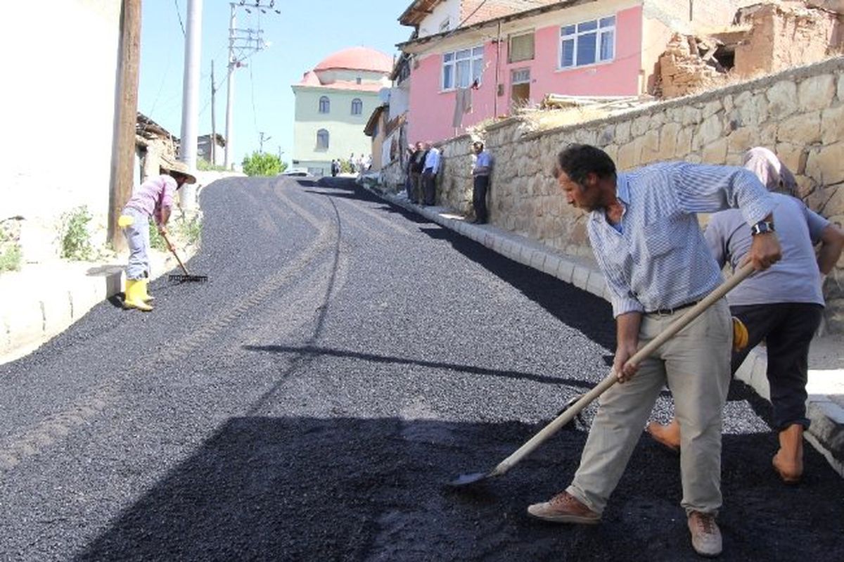 İki Koldan Asfalt Çalışması