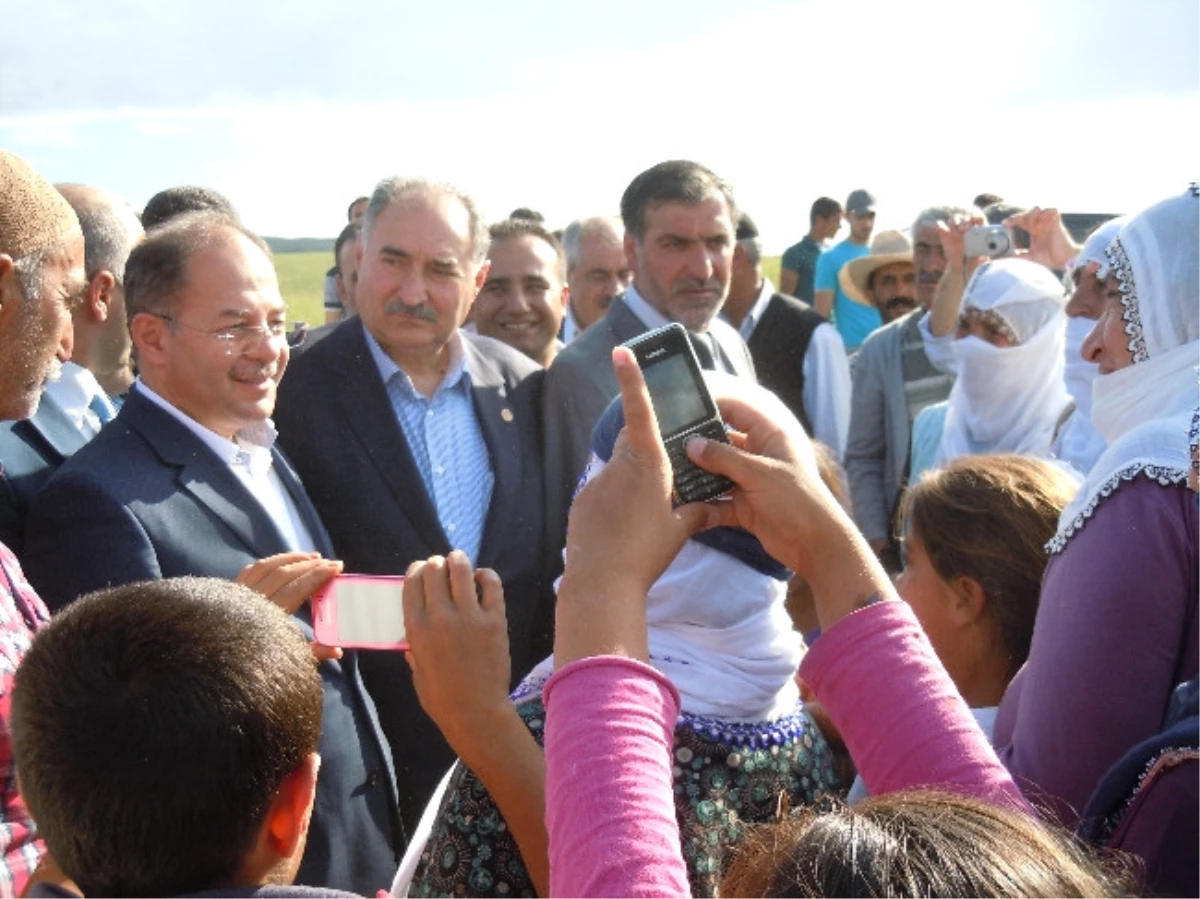 Milletvekili Akdağ ve Yılmaz, Karayazı ile Hınıs İlçelerinde Ziyaretlerde Bulundu
