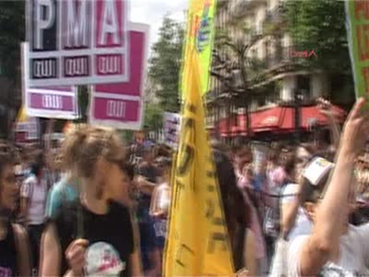 Paris\'te Gay Prıde