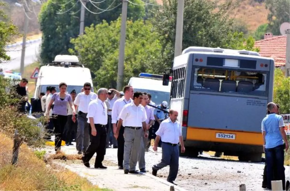 \'Sivil Şehit\' Sayılmayan Foça Saldırısı Kurbanına Ailesi Şehit Mezarı Yaptırdı