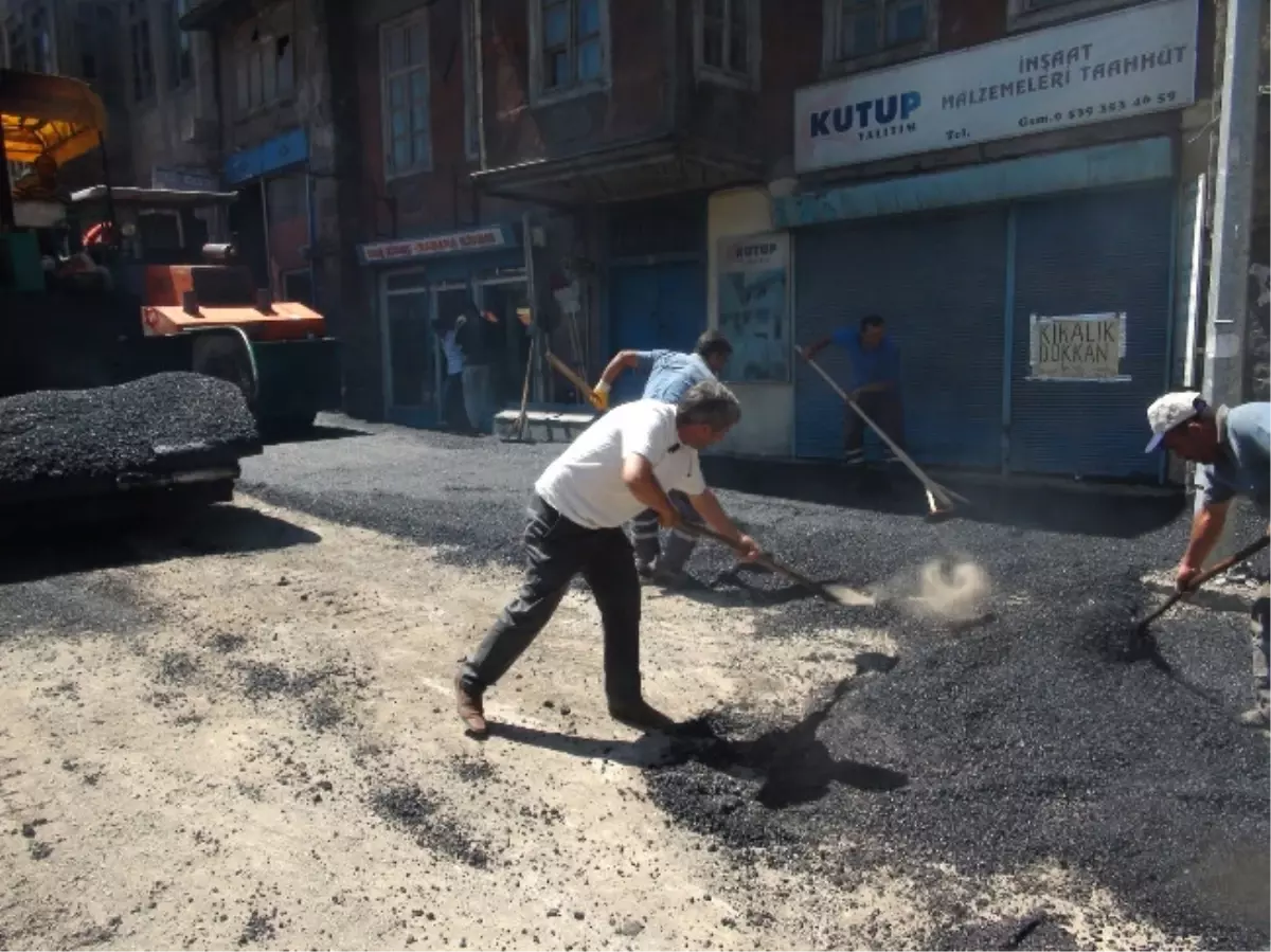 20 Yıldır Görmedikleri Asfaltla Karşılaşınca...