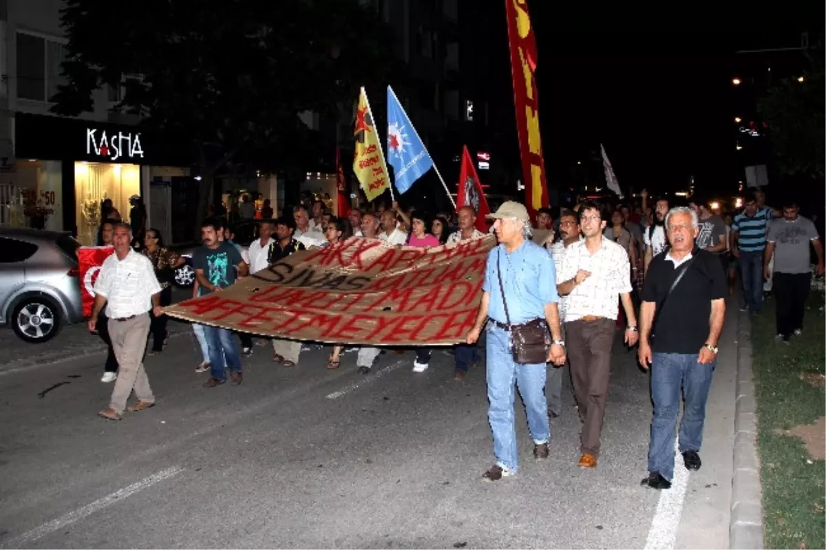 Adana\'da "Sivas Olayları" Yürüyüşü