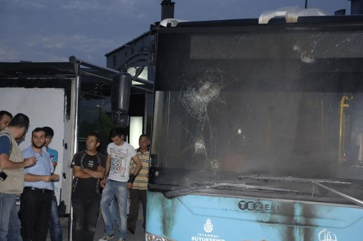 Beyoğlu\'nda Halk Otobüsüne Molotoflu Saldırı