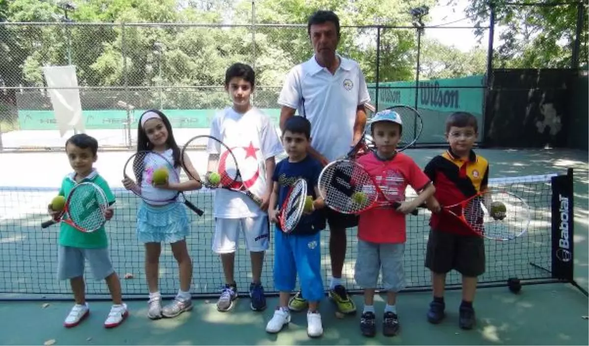 Emekli Astsubayın Tenis Aşkı