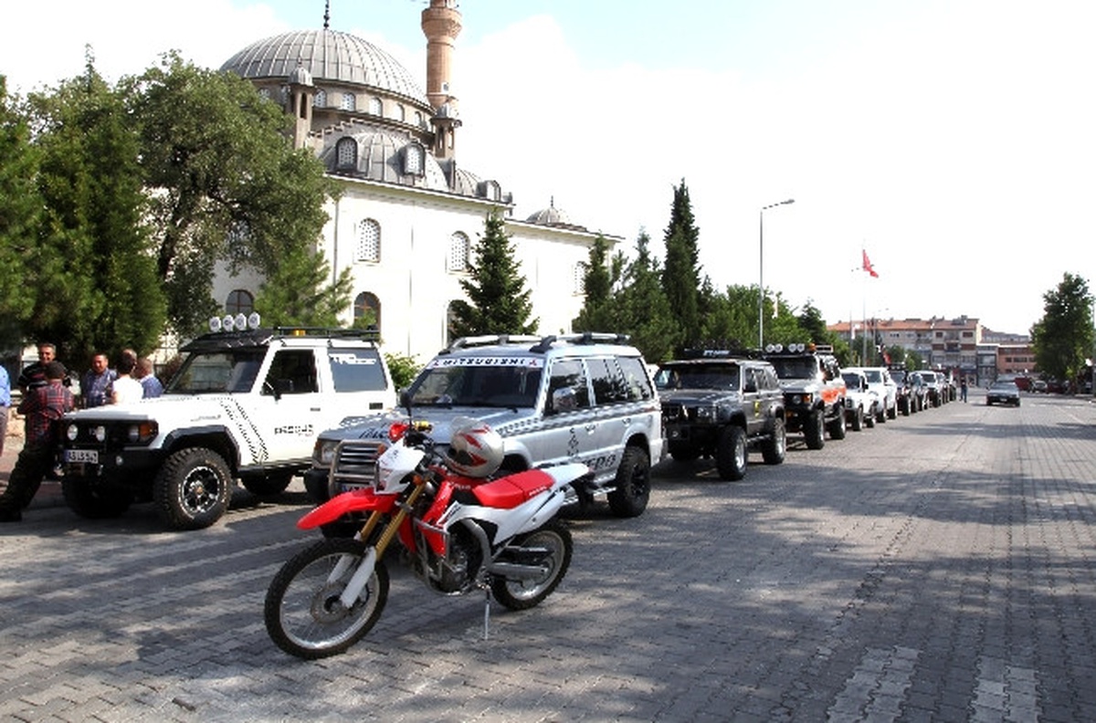 Gediz, Kütahya ve Uşak Off-Road Kulübü Üyeleri Muratdağı\'na Gezi Düzenledi