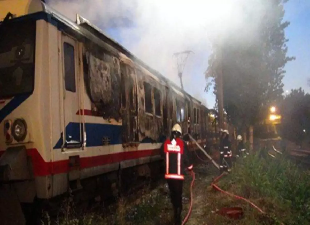 Haydarpaşa Tren Garı\'nda Korkutan Yangın