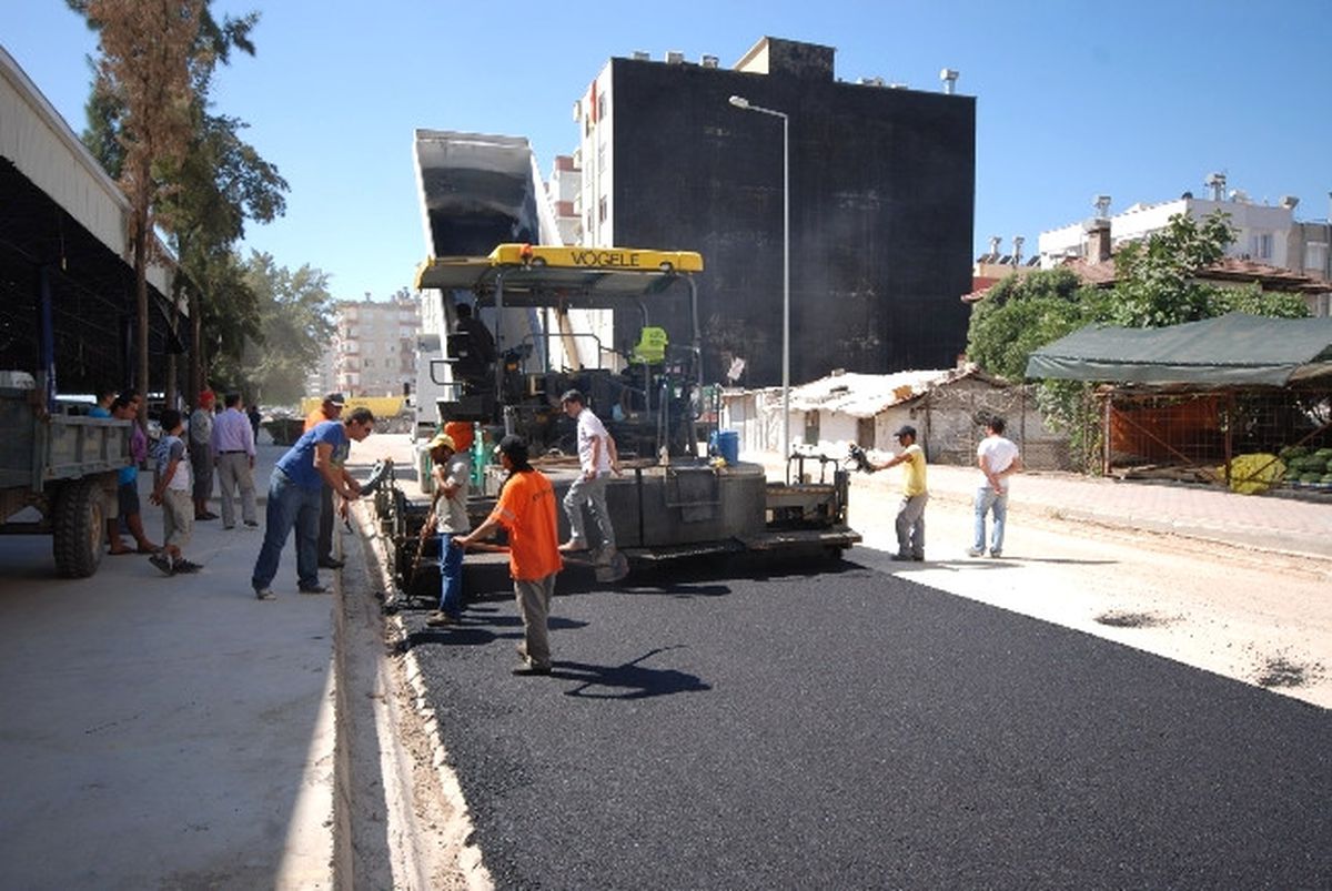 Kumluca\'da Yol Çalışmaları Devam Ediyor