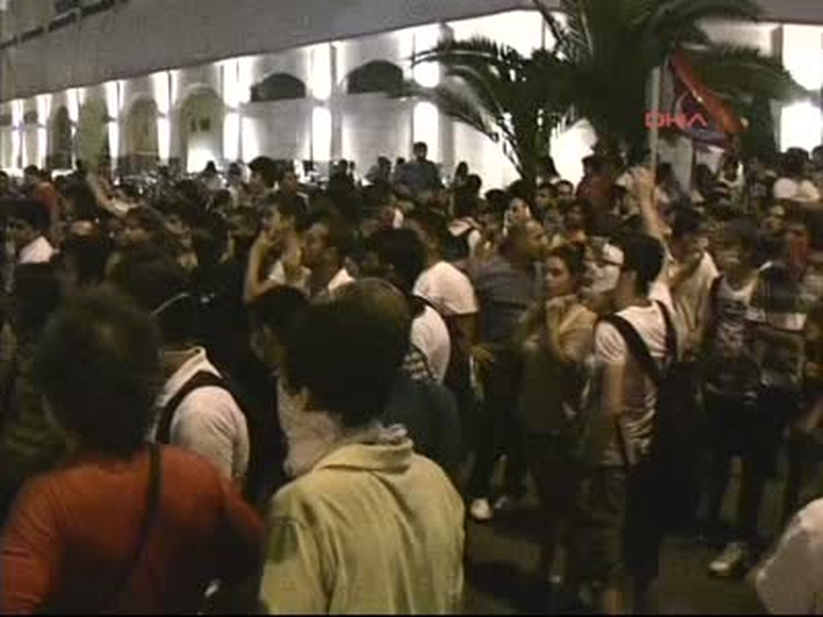Mersin\'de Gezi Parkı Gerginliği: 17 Yaralı