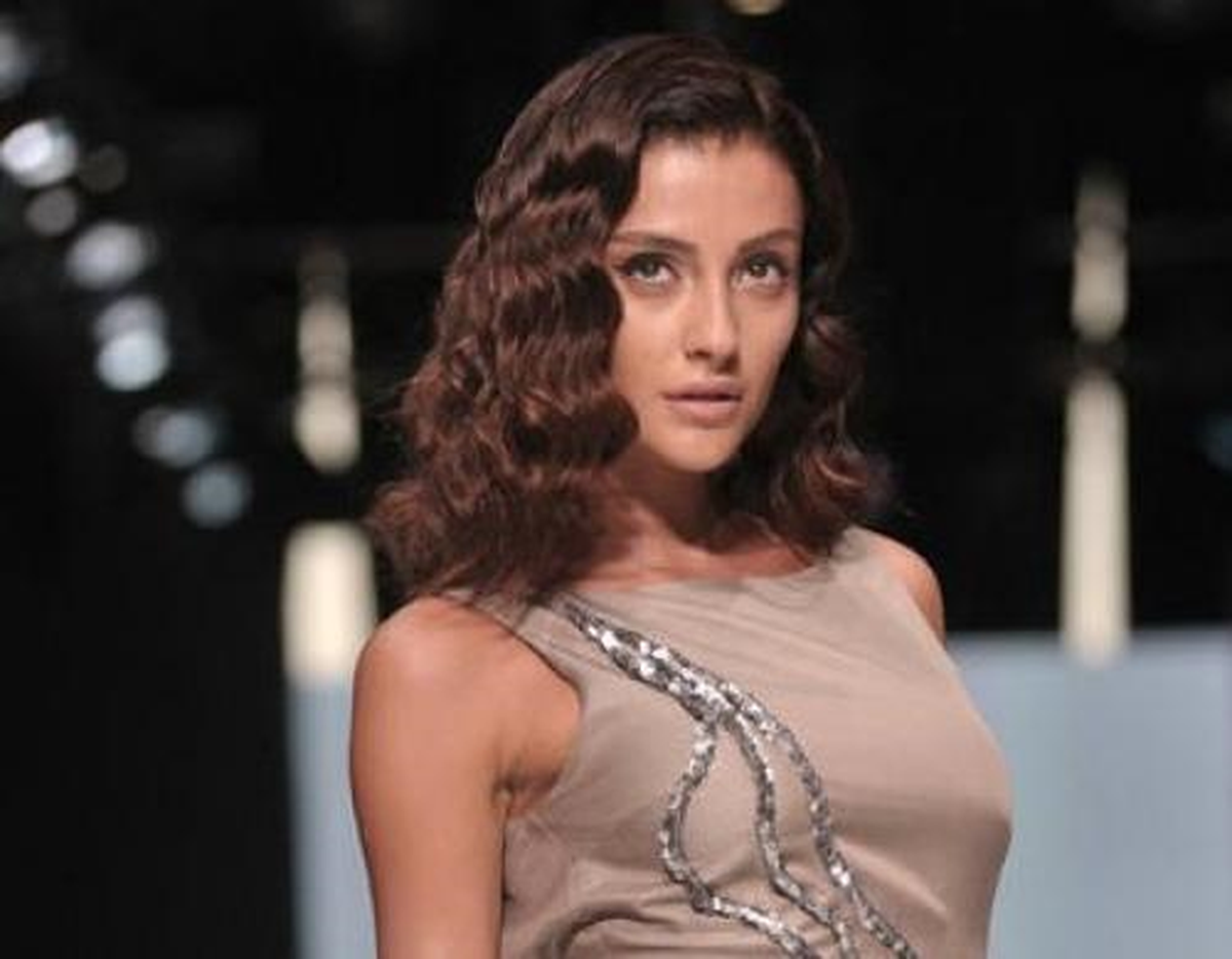 Özge Ulusoy\'a Sürpriz Teklif