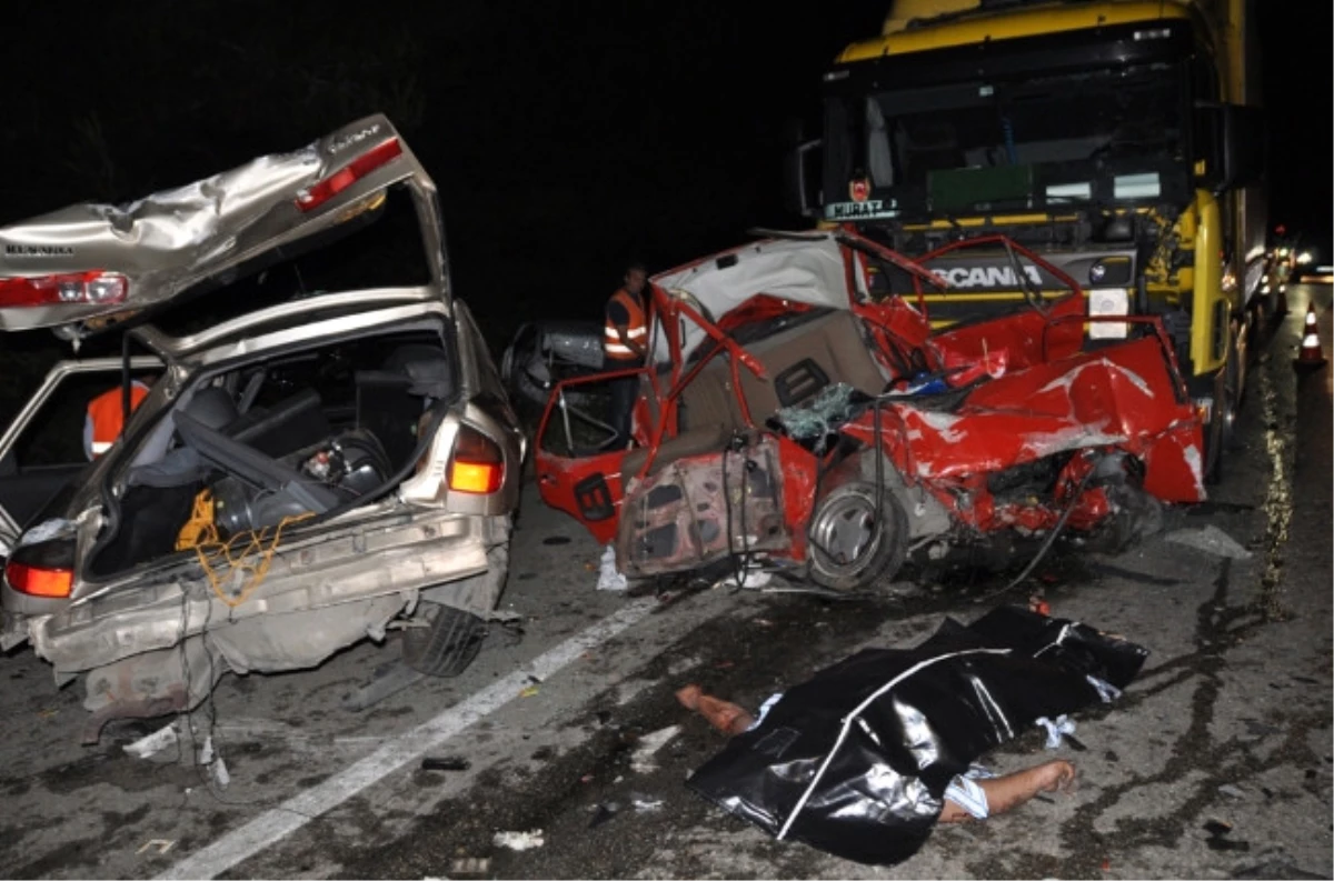 Tekirdağ\'da Trafik Kazası : 1 Ölü, 15 Yaralı