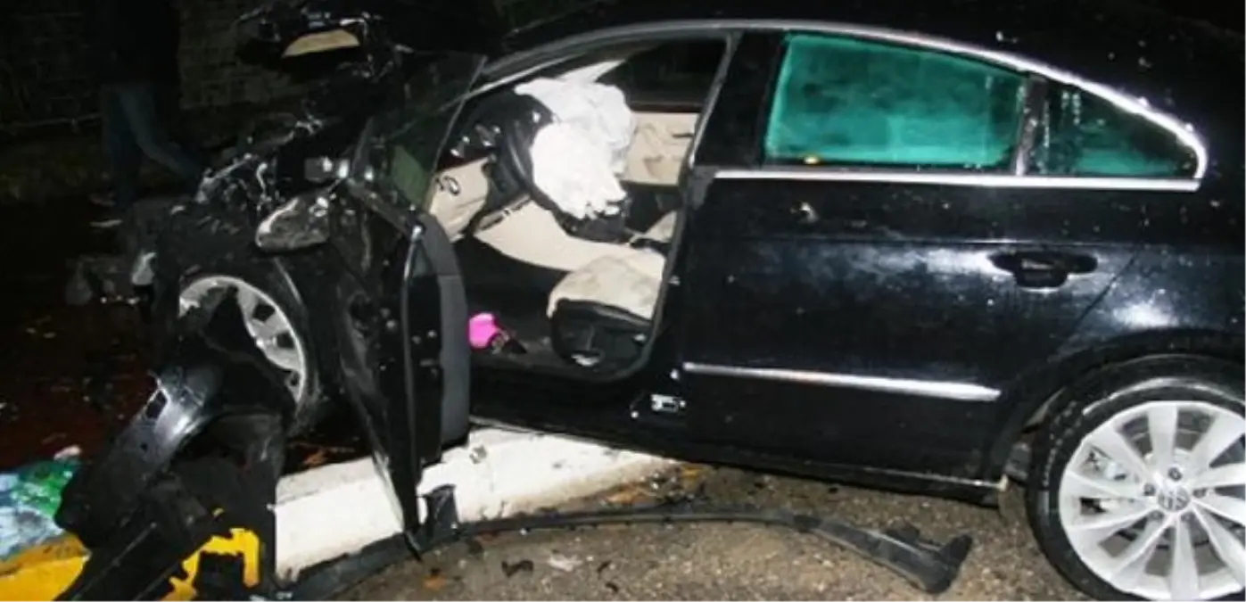 Adıyaman'da Minibüs ile Otomobil Çarpıştı: 10 Yaralı