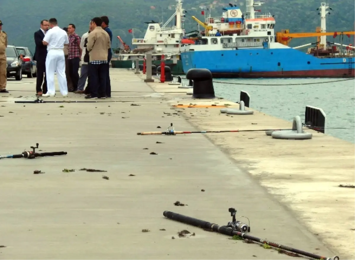 Amasra\'da Dev Dalgalar İki Kişiyi Yuttu