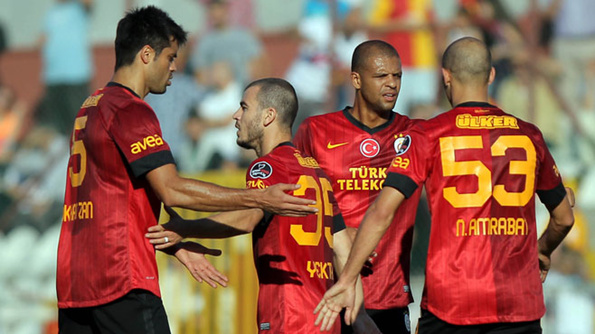Aslan'da Çifte İmza
