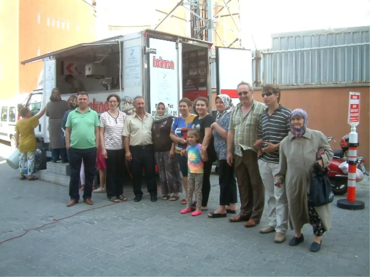 Burhaniye'de Esnaflar Lokma Döktürdü