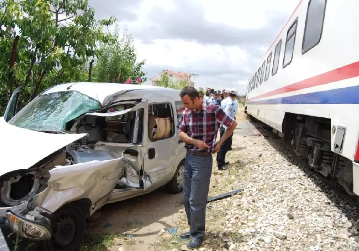 Eşme\'de Tren Kazası; 1 Yaralı