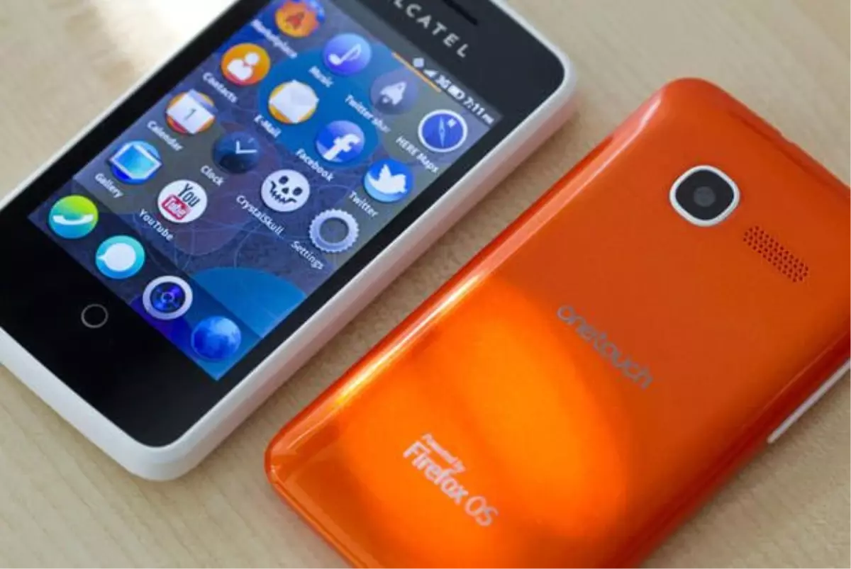 Firefox OS\'lu cepler geldi!