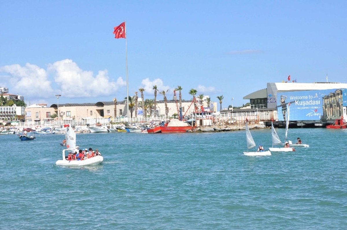 Kuşadası\'nda Kabotaj Bayramı Etkinlikleri
