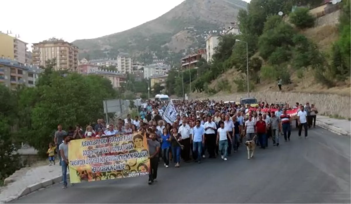 Tunceli\'de Madımak\'ı Protesto Yürüyüşü