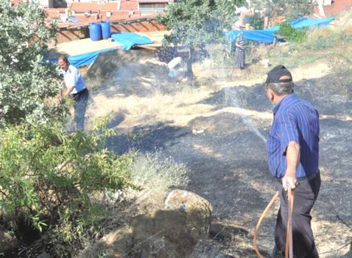 Afyonkarahisar\'da Arazi Yangını