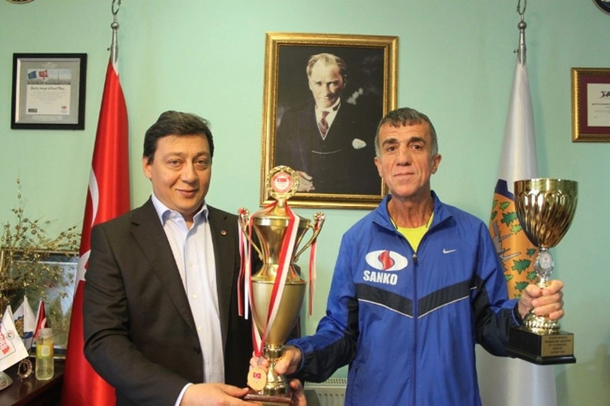 Bartınlı Atletten, Tso Başkanı Çakır\'a Ziyaret