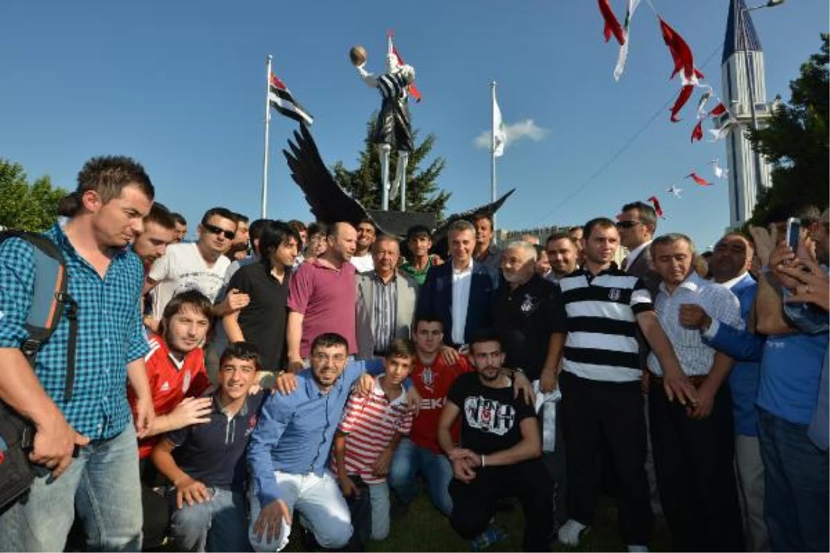 Beşiktaş İçin Şampiyonluk Anıtı