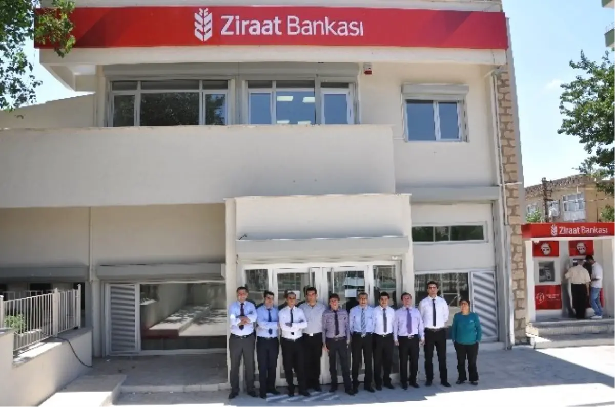 Derik\'te Ziraat Bankası Yeni Binasına Taşındı