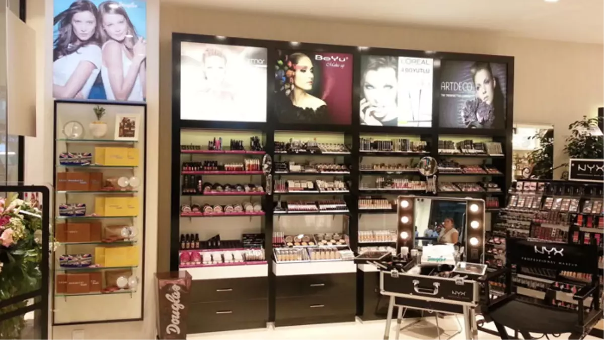 Douglas Mağazaları\'nda 3 Al 2 Öde Kampanyası Başladı