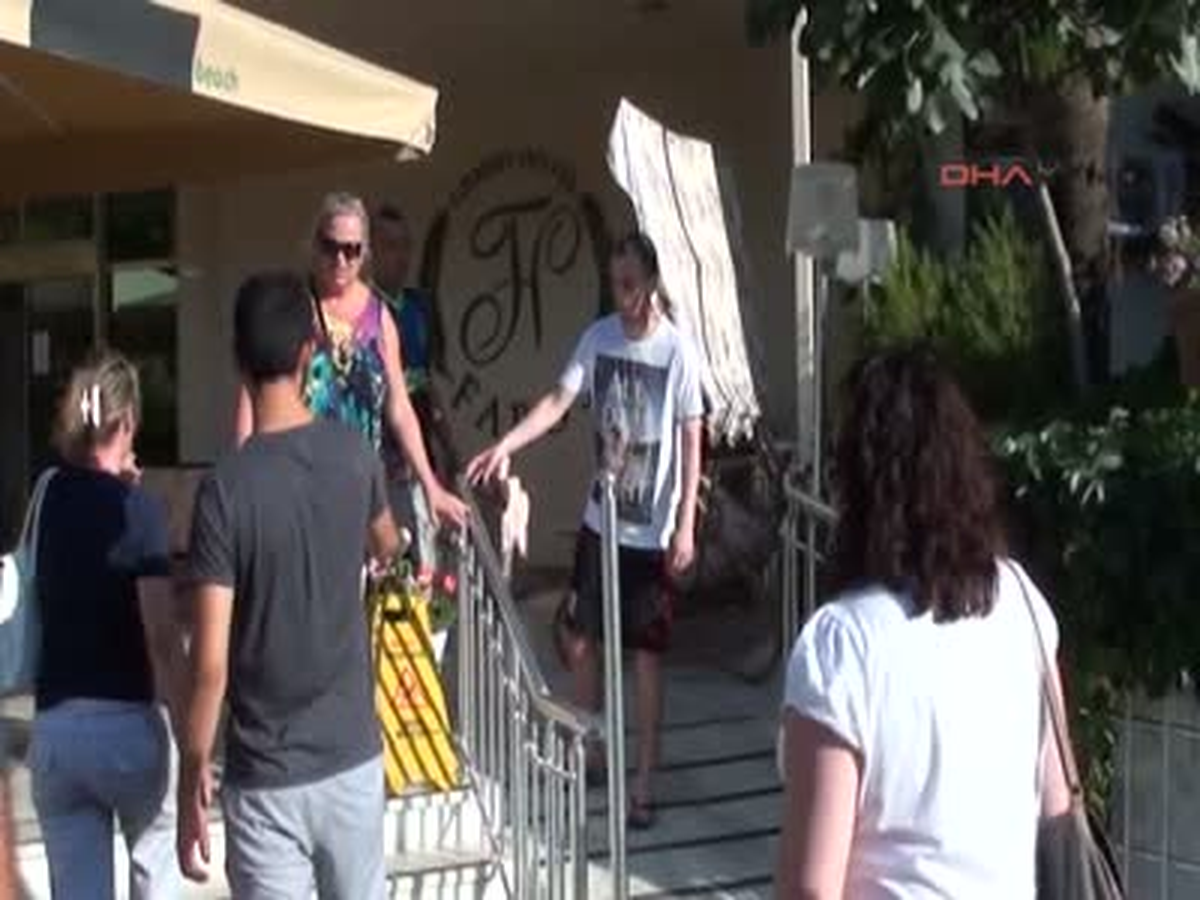 İngiliz Aileden Polis ve Doktorlara Teşekkür