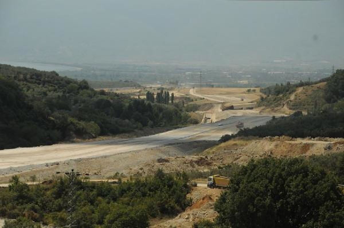 İstanbul-İzmir Otoyolunda Samanlı Tüneli\'nin Yarısı Tamamlandı