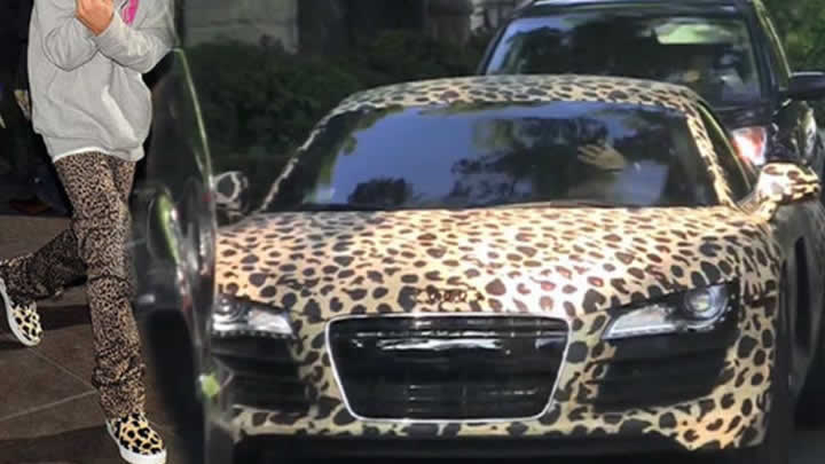 Justin Bieber Yeni Arabasını Leopar Deseniyle Kaplattı