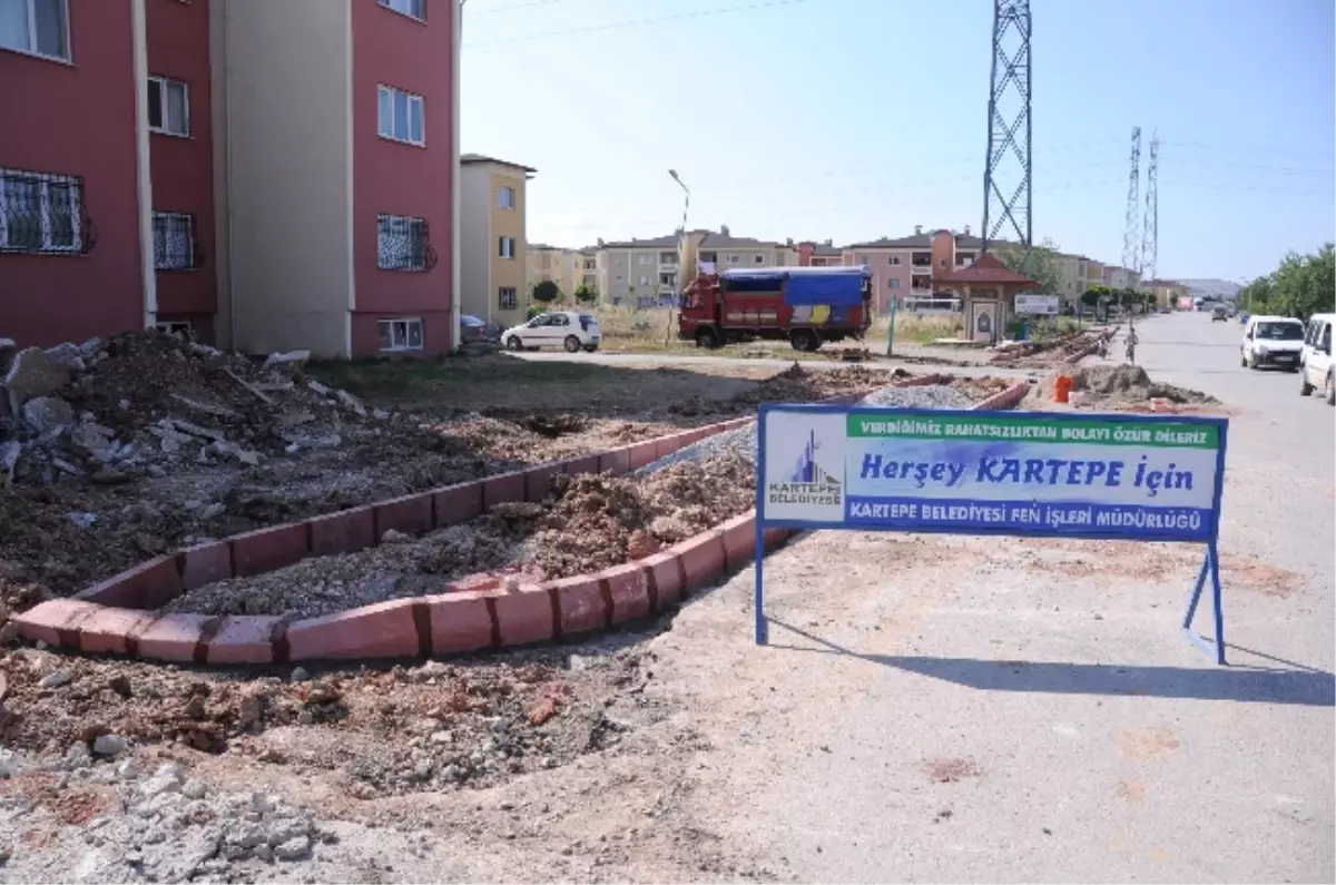 Kartepe Bahçelievler\'de Kaldırım Düzenlemesi