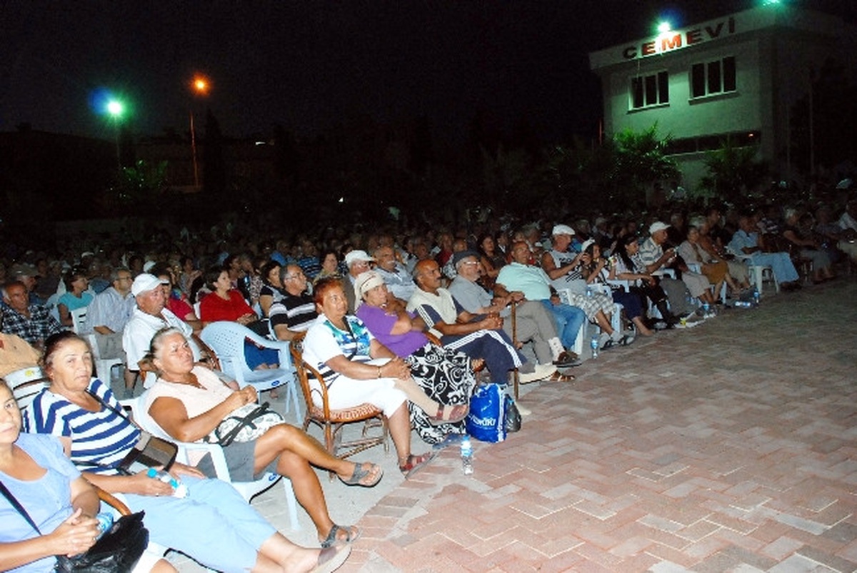 Sivas\'ta Hayatını Kaybedenler Didim\'de Anıldı