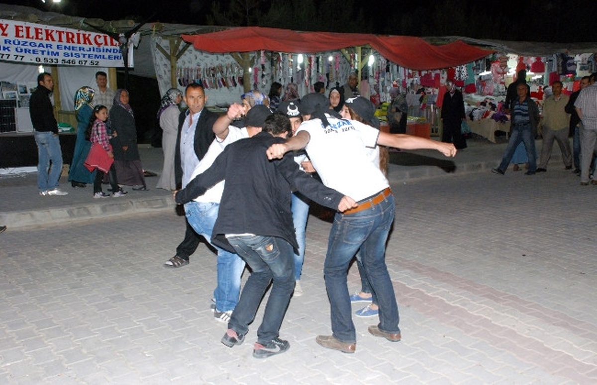 Tarhana Festivalinde "Gediz Türküleri Gecesi" Düzenlendi