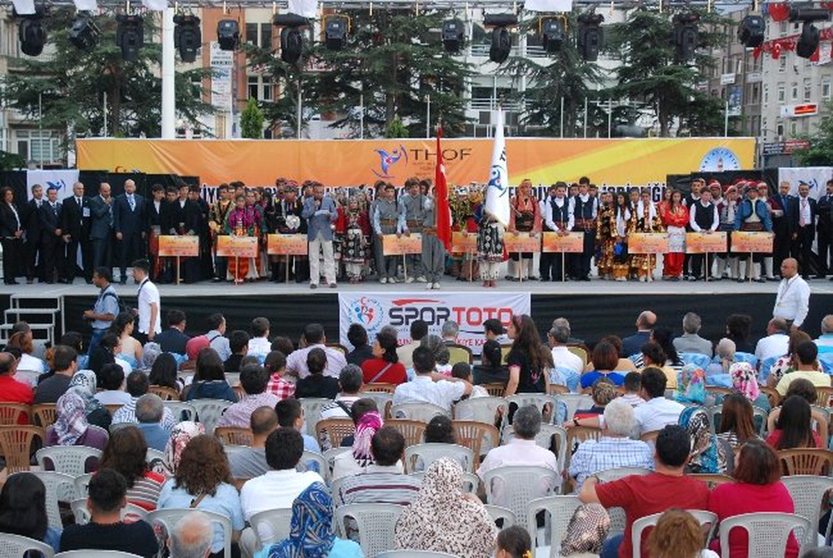 Türkiye Gençler Halk Oyunları Final Yarışması