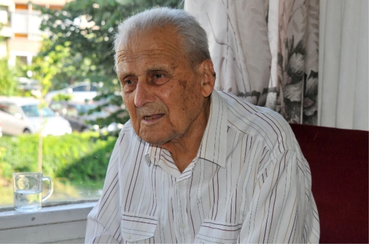 Türkiye\'nin En Yaşlı Polisine Ziyaret