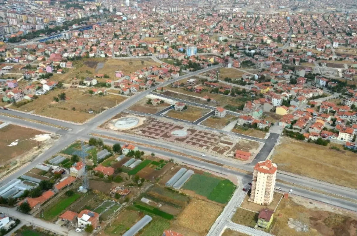 Uşak\'ta Yol Sorunu Kalmıyor